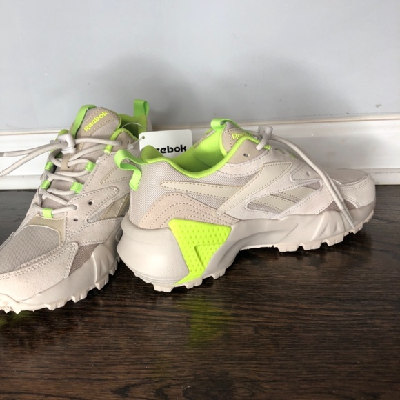 AZTREK Reeboks - Picture 3 of 6